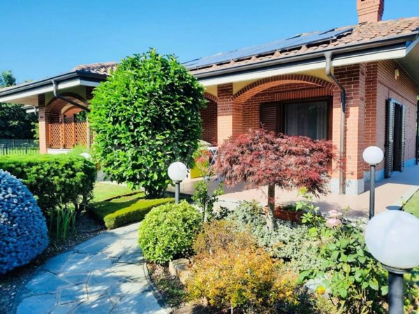 casa indipendente in vendita a Barbania