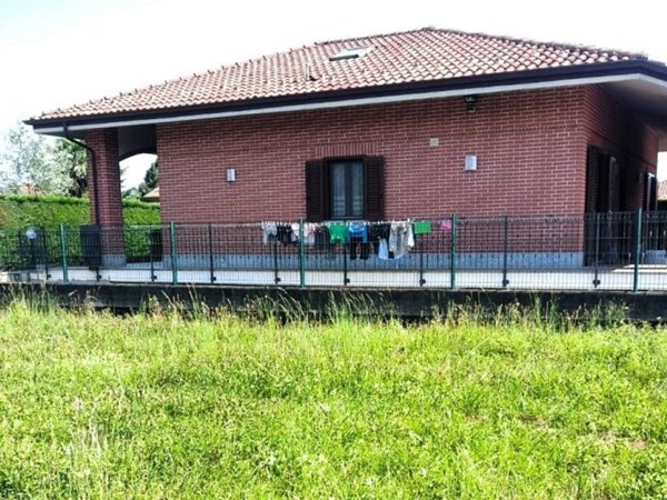 casa indipendente in vendita a Barbania