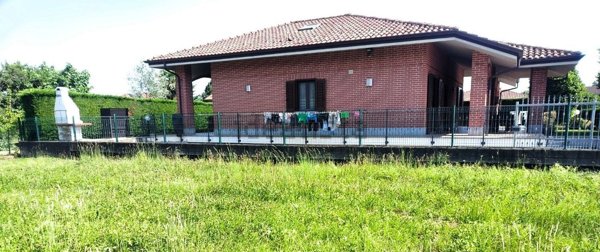 casa indipendente in vendita a Barbania
