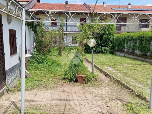 casa semindipendente in vendita a Barbania in zona Gianotti