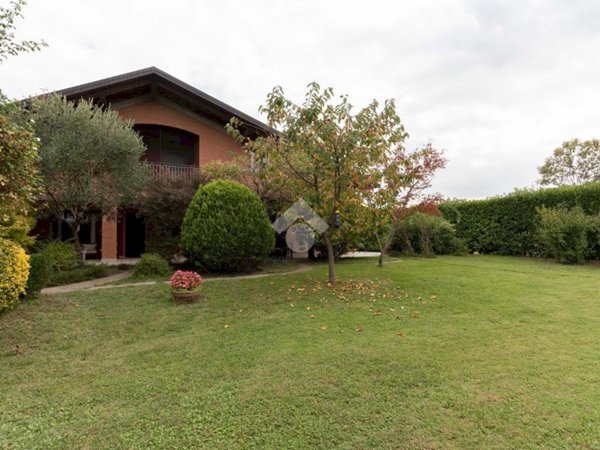 casa indipendente in vendita a Barbania