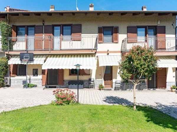 casa semindipendente in vendita a Barbania in zona Gianotti