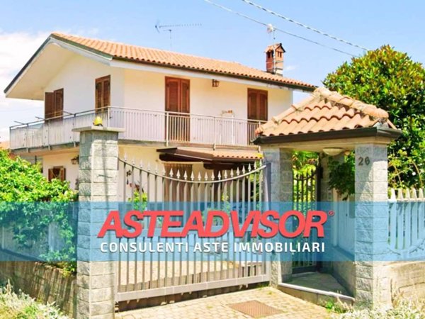 casa indipendente in vendita a Barbania in zona Perrero