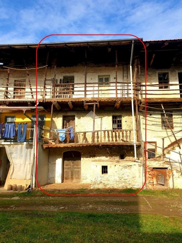 casa semindipendente in vendita a Barbania in zona Perrero