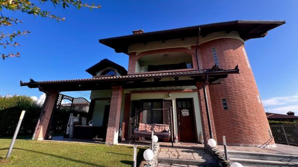 casa indipendente in vendita a Barbania