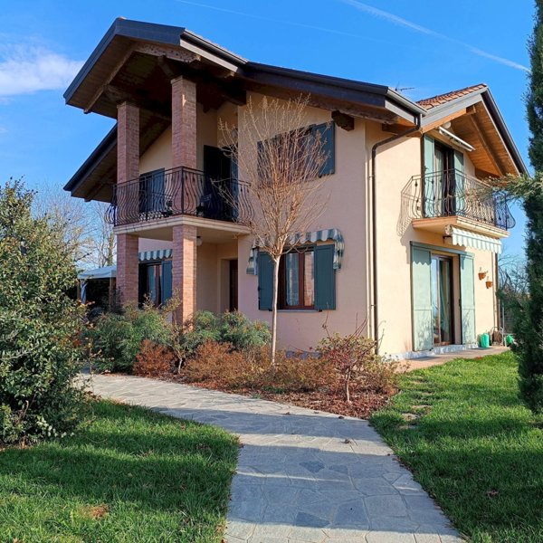 casa indipendente in vendita a Barbania