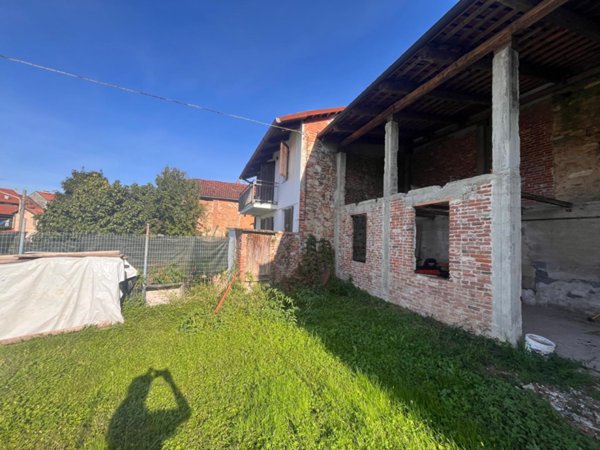locale commerciale in vendita a Barbania in zona Colli