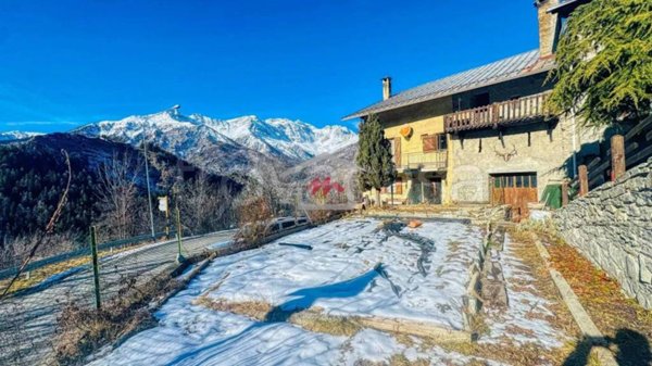appartamento in vendita a Bardonecchia in zona Millaures