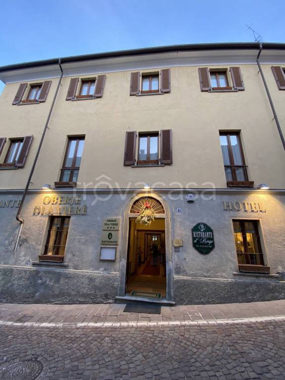 negozio in vendita a Bardonecchia