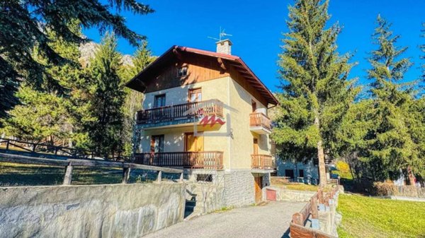 casa indipendente in vendita a Bardonecchia in zona Melezet