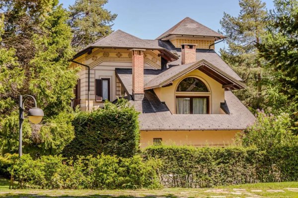 casa indipendente in vendita a Bardonecchia