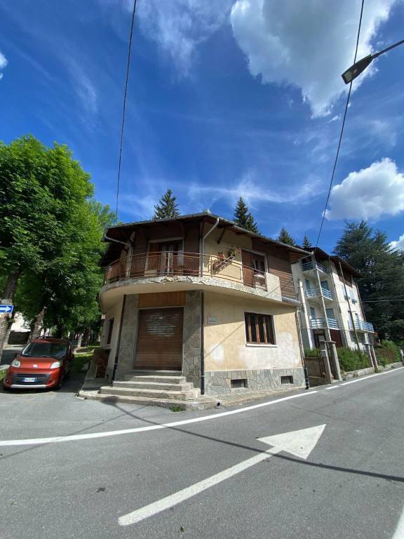 casa indipendente in vendita a Bardonecchia