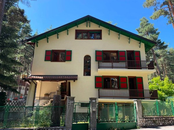 casa indipendente in vendita a Bardonecchia
