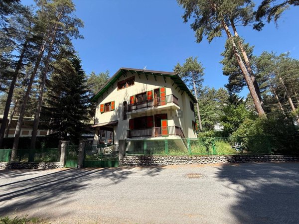 casa indipendente in vendita a Bardonecchia
