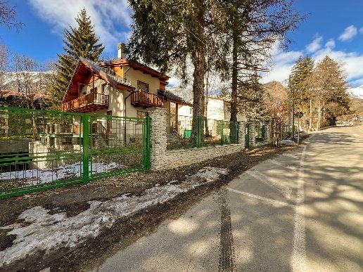 casa indipendente in vendita a Bardonecchia