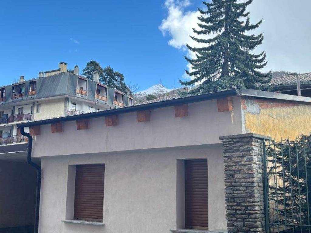 casa indipendente in vendita a Bardonecchia