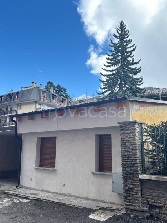 casa indipendente in vendita a Bardonecchia