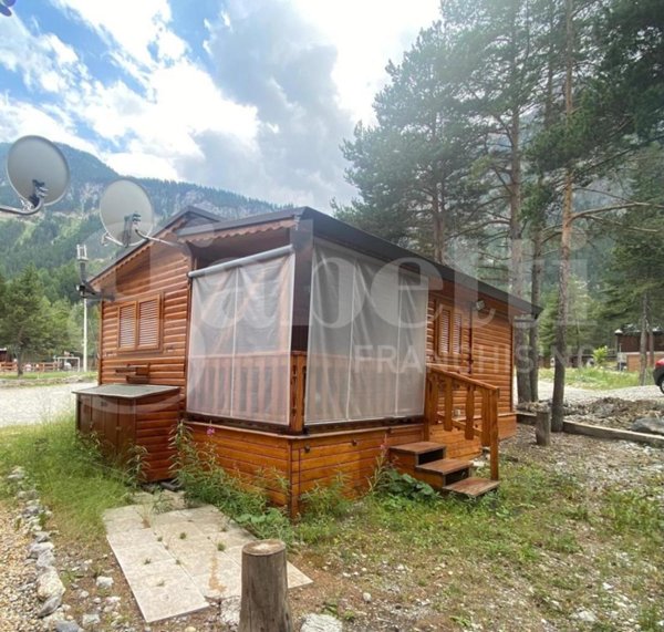 negozio in vendita a Bardonecchia in zona Melezet
