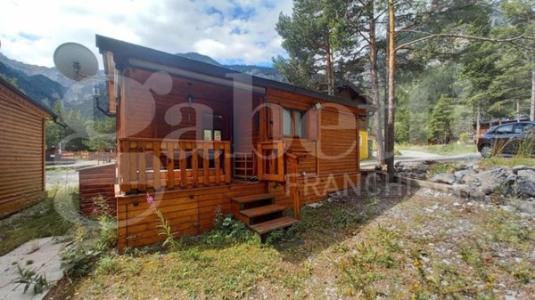 negozio in vendita a Bardonecchia in zona Melezet