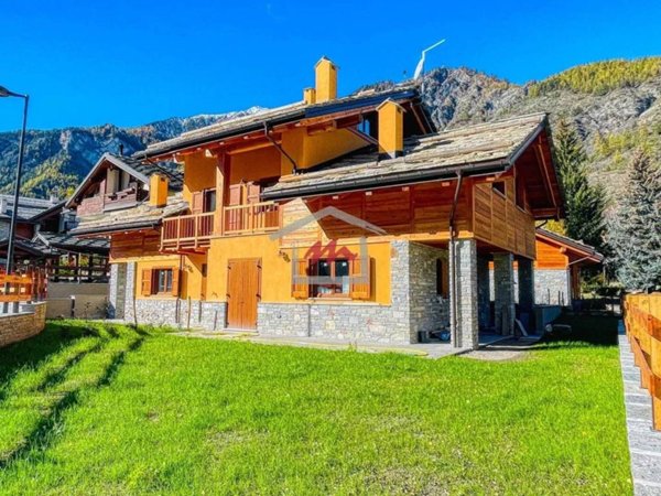 casa indipendente in vendita a Bardonecchia