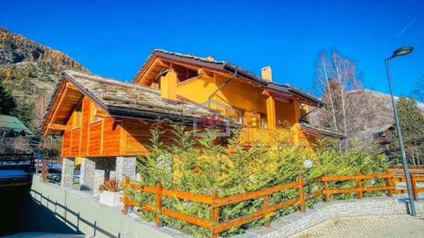 casa indipendente in vendita a Bardonecchia