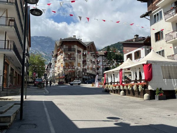 negozio in vendita a Bardonecchia