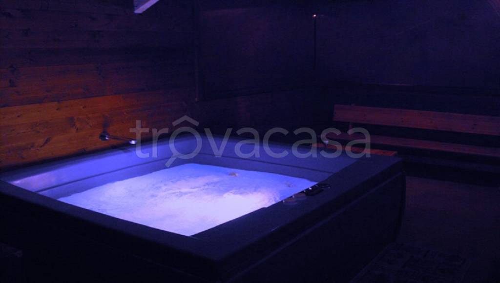 negozio in vendita a Bardonecchia