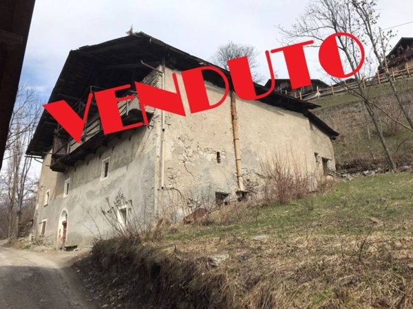 casa indipendente in vendita a Bardonecchia in zona Millaures