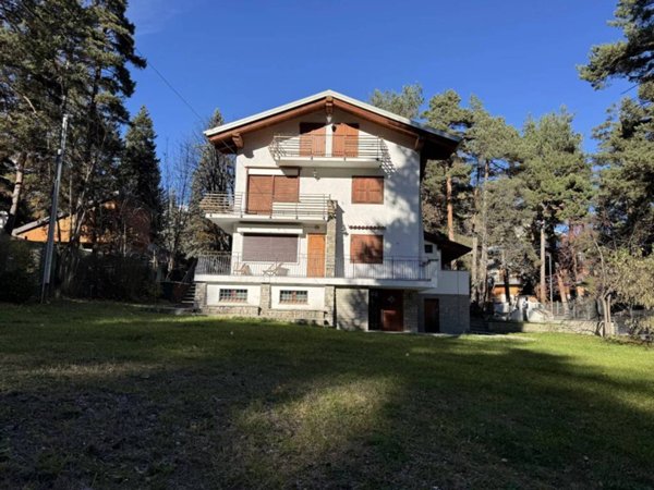 casa indipendente in vendita a Bardonecchia