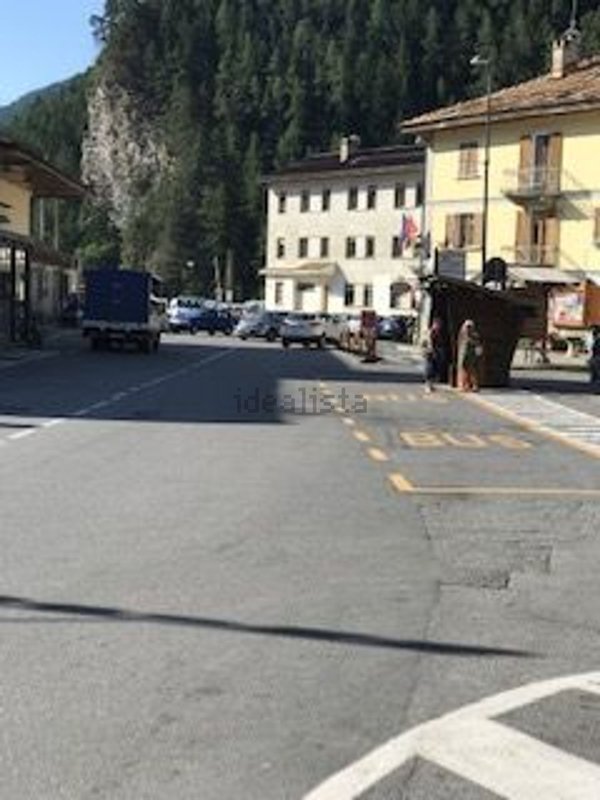 locale commerciale in vendita a Bardonecchia