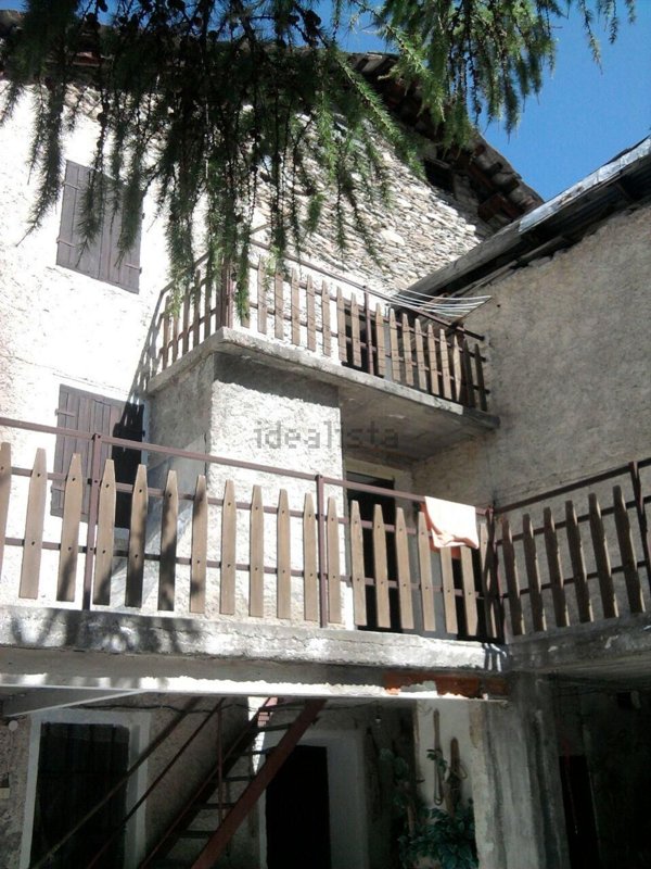 casa indipendente in vendita a Bardonecchia in zona Rochemolles