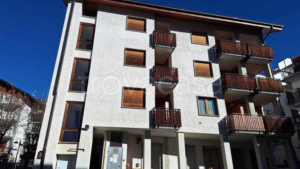appartamento in vendita a Bardonecchia in zona Les Arnauds