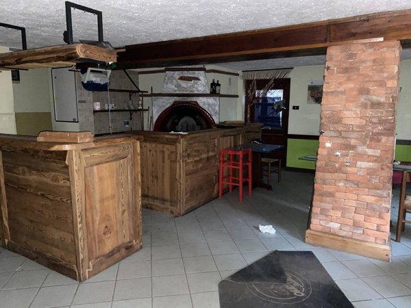 locale commerciale in vendita a Bardonecchia