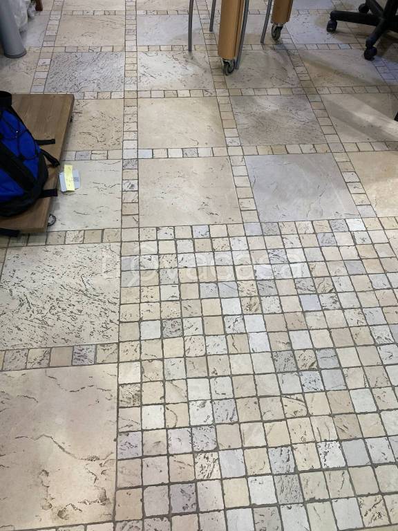 negozio in vendita a Bardonecchia