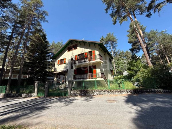 casa indipendente in vendita a Bardonecchia