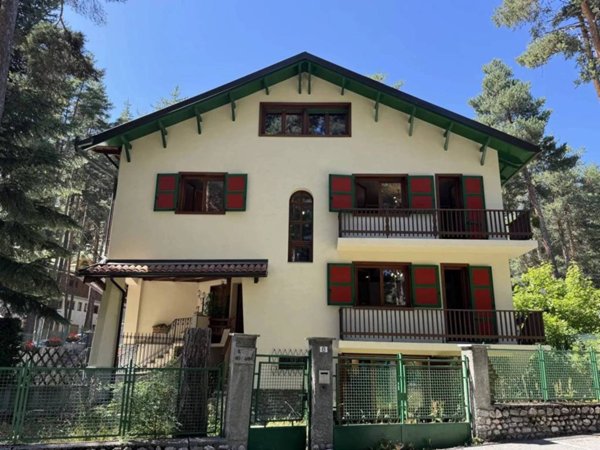 casa indipendente in vendita a Bardonecchia