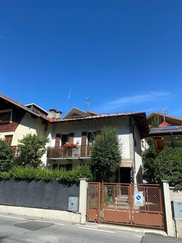 casa indipendente in vendita a Bardonecchia