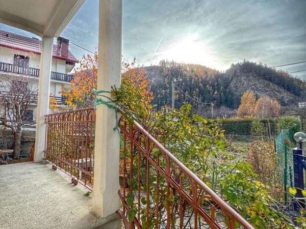 appartamento in vendita a Bardonecchia in zona Millaures