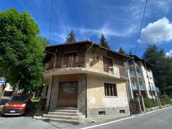 casa indipendente in vendita a Bardonecchia