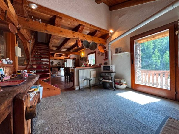 appartamento in vendita a Bardonecchia in zona Rochemolles