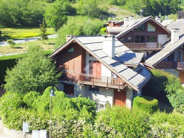 casa indipendente in vendita a Bardonecchia