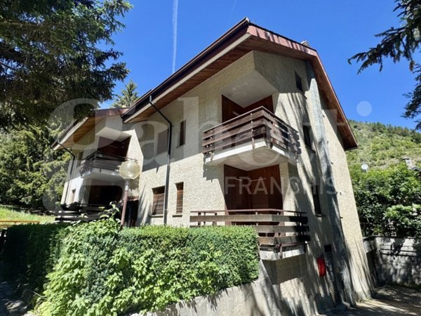appartamento in vendita a Bardonecchia in zona Les Arnauds
