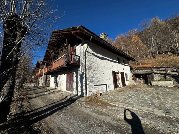 casa indipendente in vendita a Bardonecchia