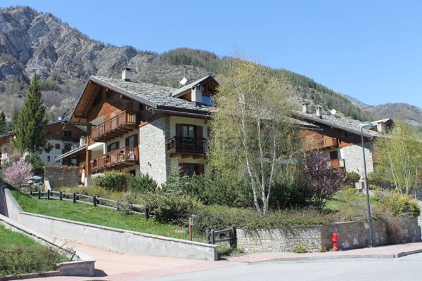 appartamento in vendita a Bardonecchia in zona Les Arnauds