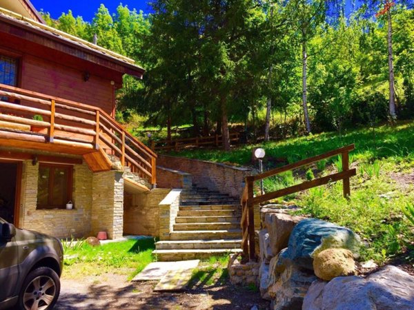 appartamento in vendita a Bardonecchia in zona Millaures