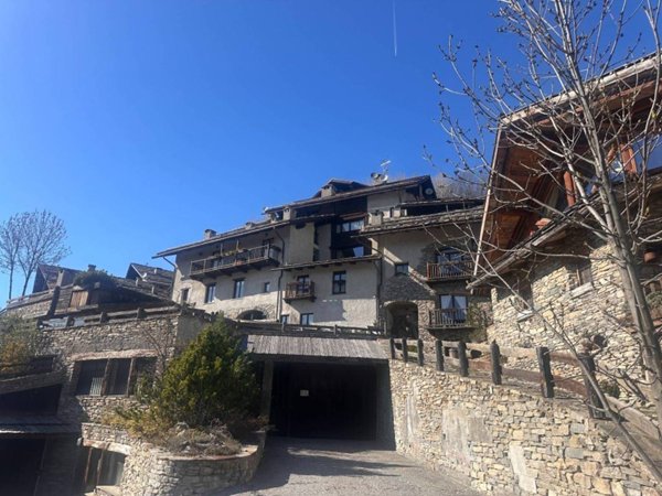 appartamento in vendita a Bardonecchia in zona Millaures