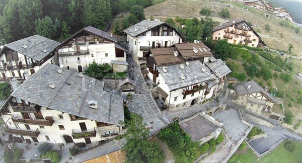 appartamento in vendita a Bardonecchia in zona Millaures