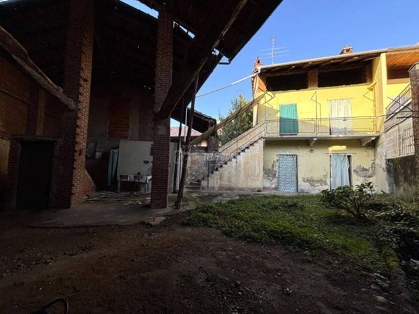 casa indipendente in vendita a Barone Canavese