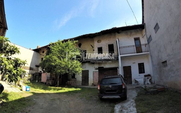 casa semindipendente in vendita a Barone Canavese
