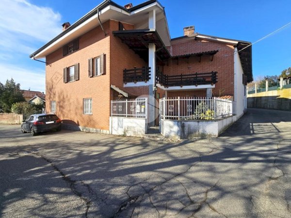 casa semindipendente in vendita a Barone Canavese